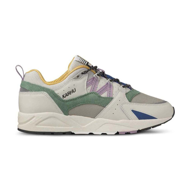 gekleurde sneakers